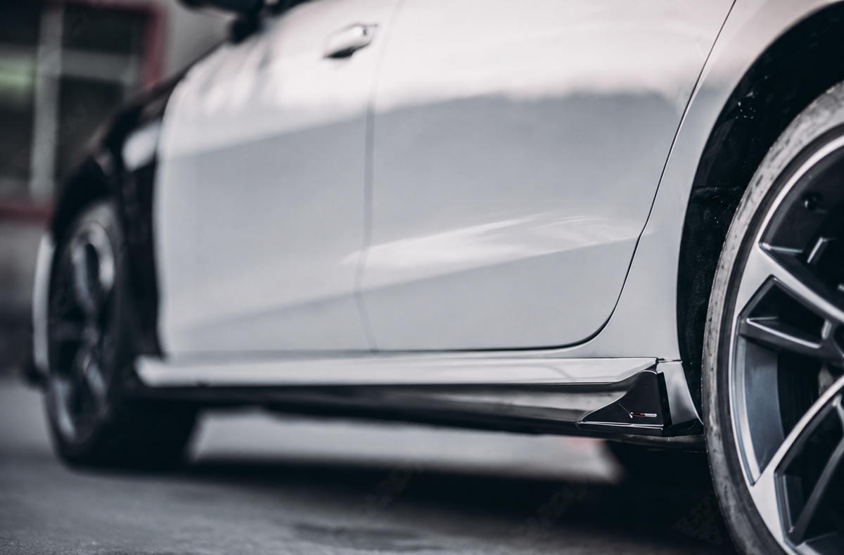 GSC Dry Carbon Fiber Side Skirts For Audi A4 B9.5