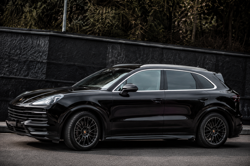 GSC Carbon Fiber Side Skirts For Porsche Cayenne 2018-2023